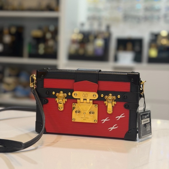 Louis Vuitton Petite Malle
Handbag Epi Leather Red - Picture 1 of 10